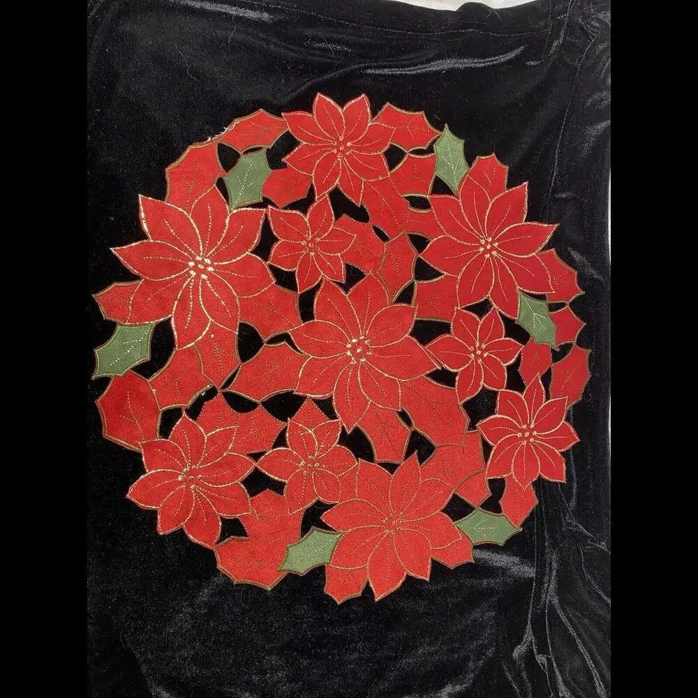 Red Poinsettia Placemat Doily Christmas Holiday Decoration Evergreen Embroidered